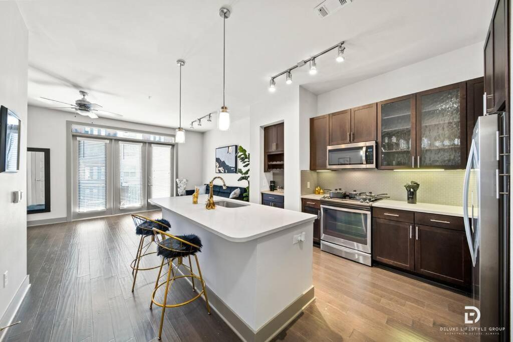 Downtown Houston Deluxe King Suite With Spa Amenities, Pool And Free Parking מראה חיצוני תמונה