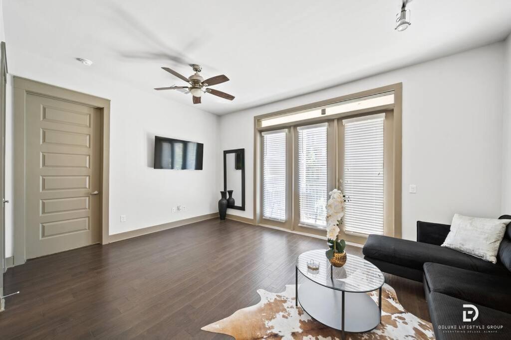 Downtown Houston Deluxe King Suite With Spa Amenities, Pool And Free Parking מראה חיצוני תמונה