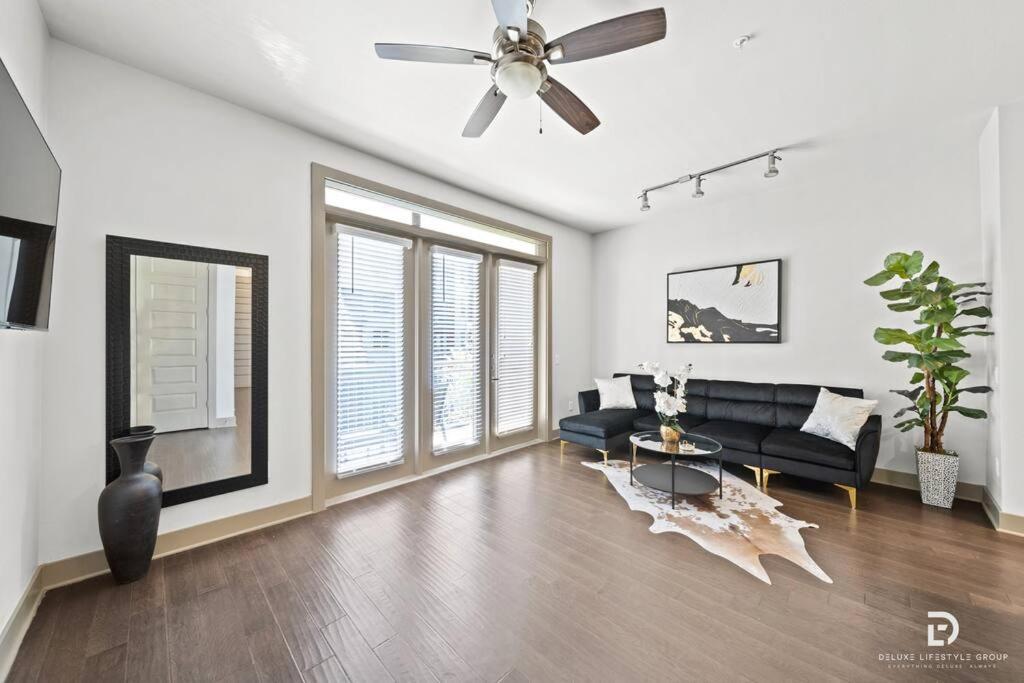 Downtown Houston Deluxe King Suite With Spa Amenities, Pool And Free Parking מראה חיצוני תמונה